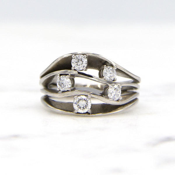 Witgouden damesring met vijf diamanten - Wave