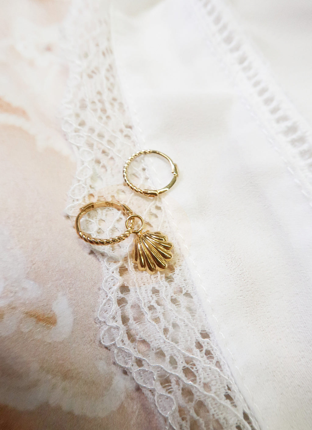 mini-twist-hoops-14k-goud-1