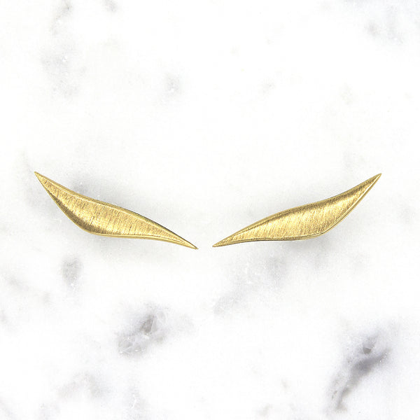 Geelgouden oorstekers gematteerd -  Wave